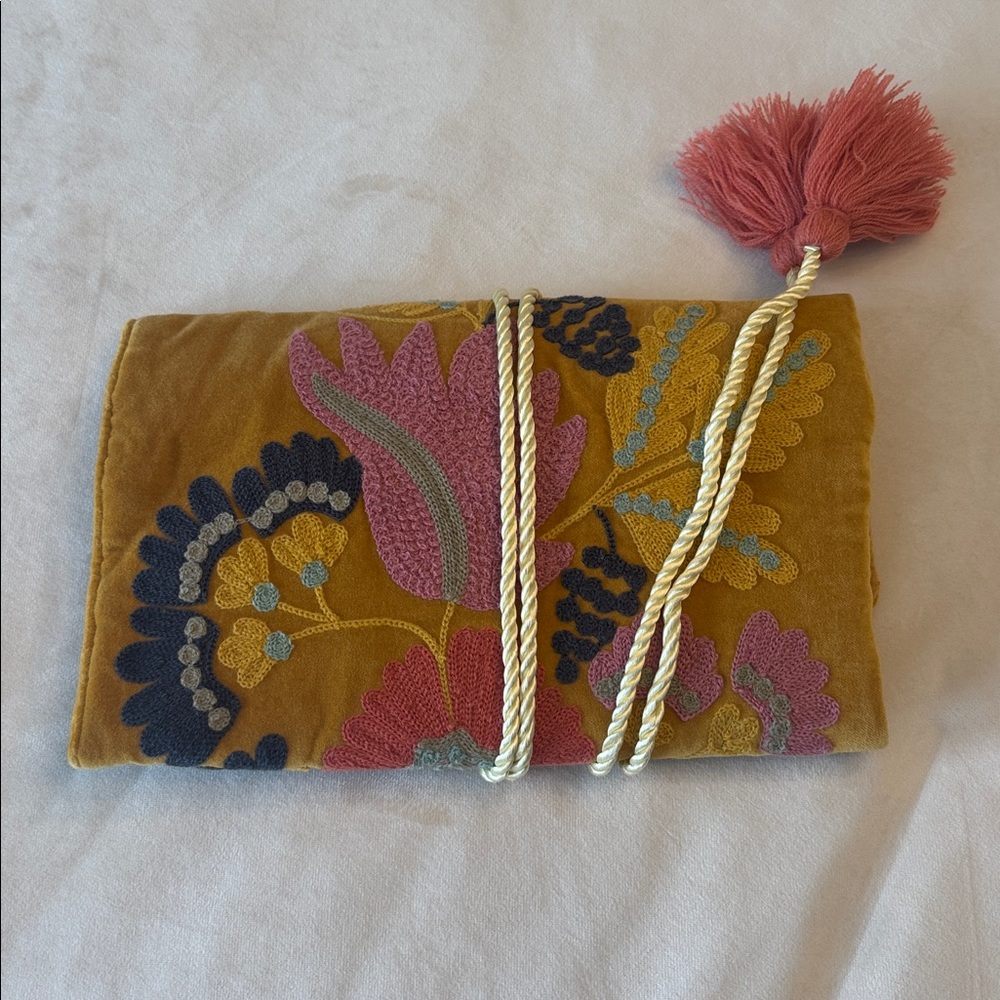 NWT! Rehab’s Rope Embroidered Velvet Jewelry Organizer- Mustard - Picture 6 of 12